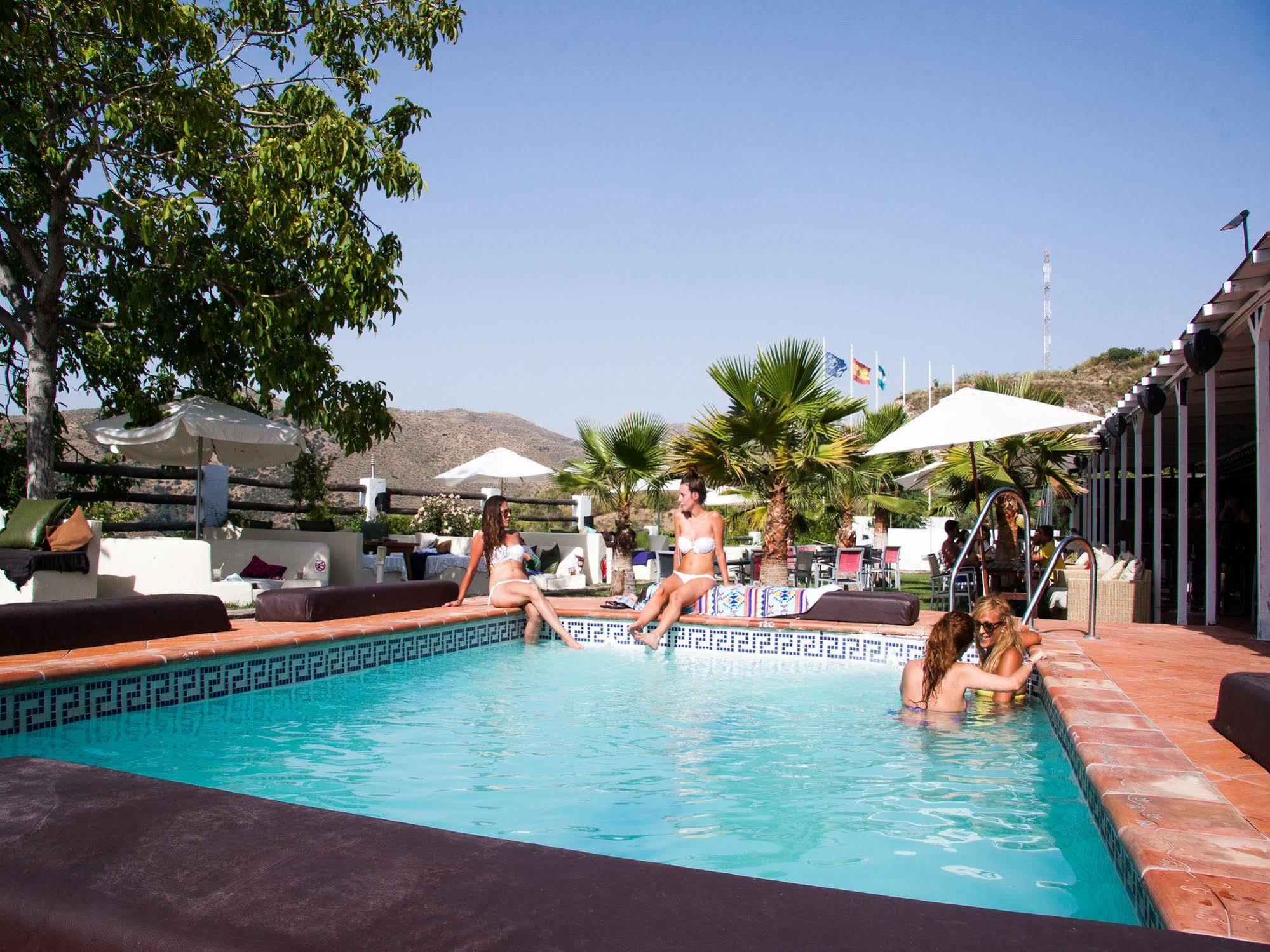 Fuente Del Lobo Glamping & Bungalows - Adults Only Pinos Genil Dış mekan fotoğraf