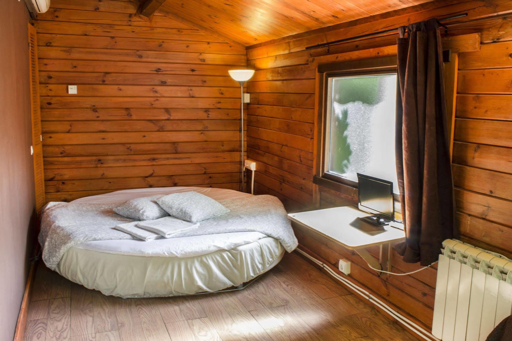 Fuente Del Lobo Glamping & Bungalows - Adults Only Pinos Genil Dış mekan fotoğraf