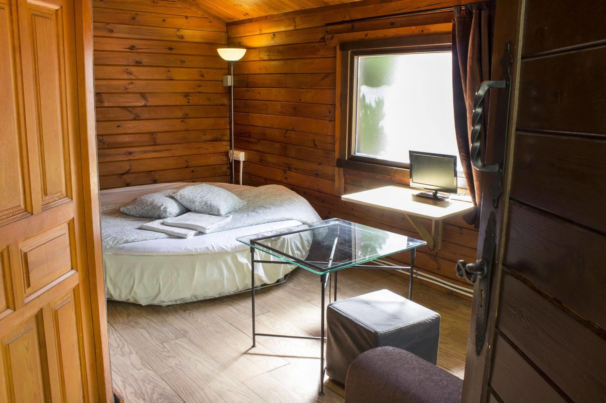 Fuente Del Lobo Glamping & Bungalows - Adults Only Pinos Genil Dış mekan fotoğraf